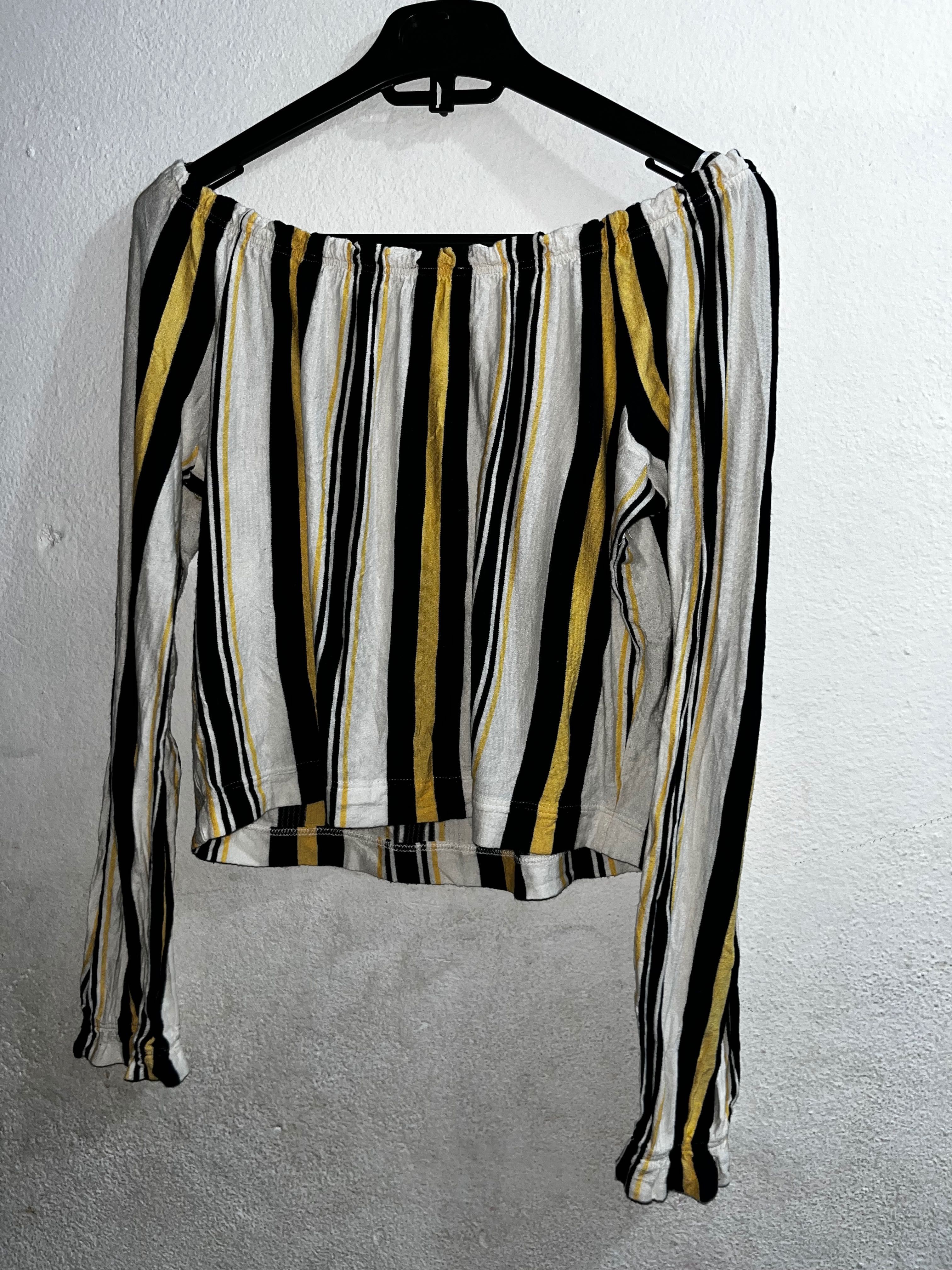 Blusa bonita com riscas