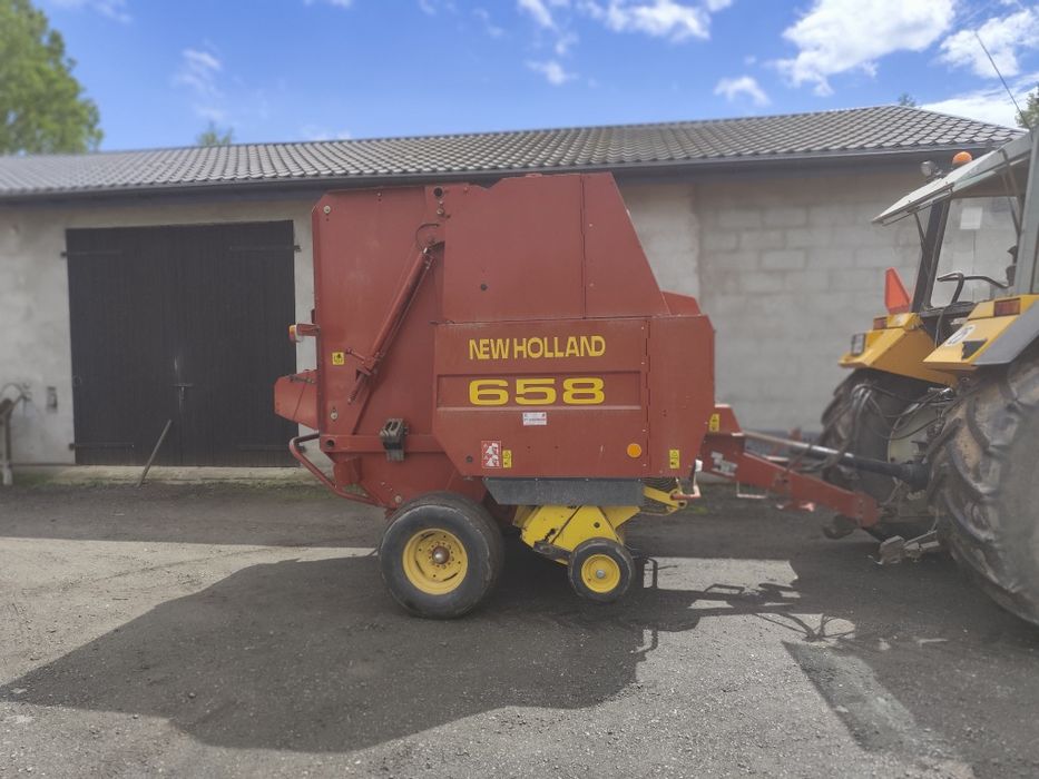 Prasa New Holland 658