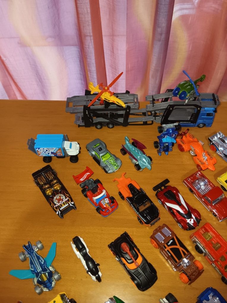 Carrinhos de Hotwheels