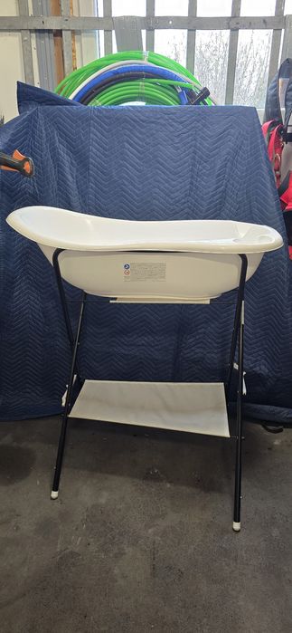 Wanna dla dzieci ze stojakiem