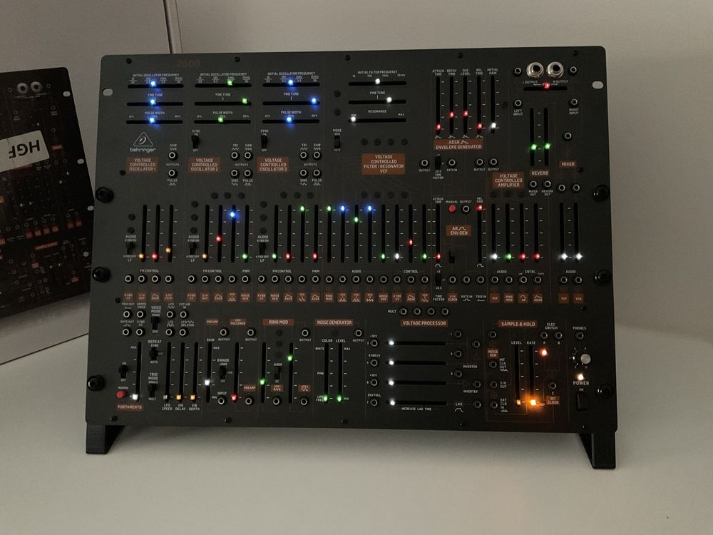 Behringer 2600 Sintetizador Semi-modular clone do ARP 2600 (como novo)