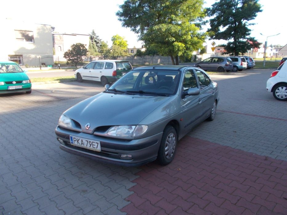 RENAULT MEGANE na czesci 1,6 benzyna na czesci kolor MV920