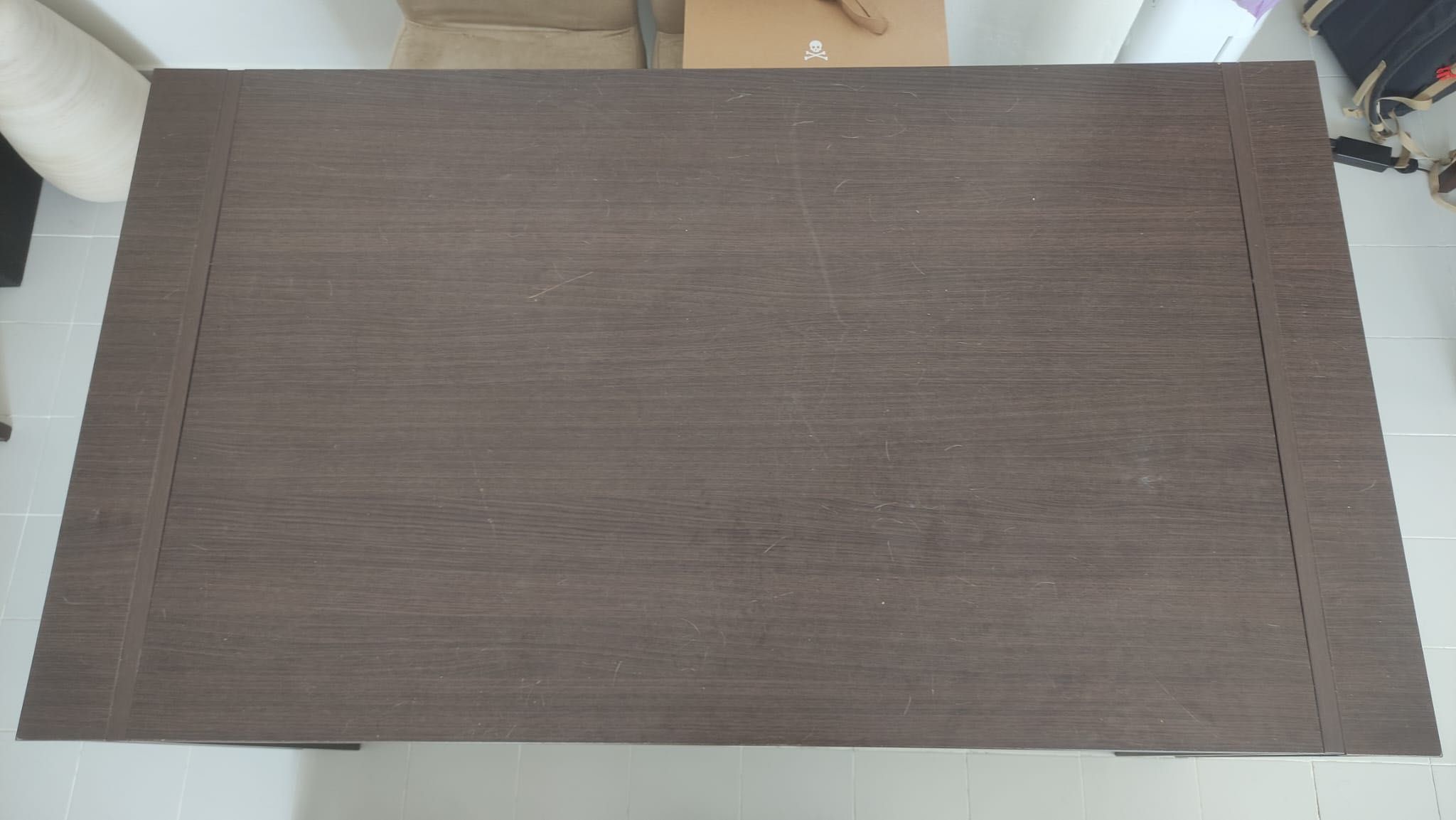 Mesa de Sala em Madeira Maciça – Em Bom Estado