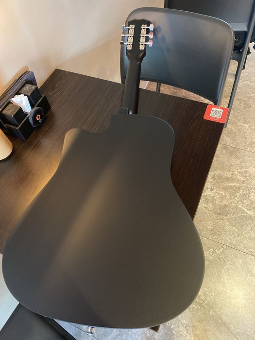 Гітара нова з дефектом