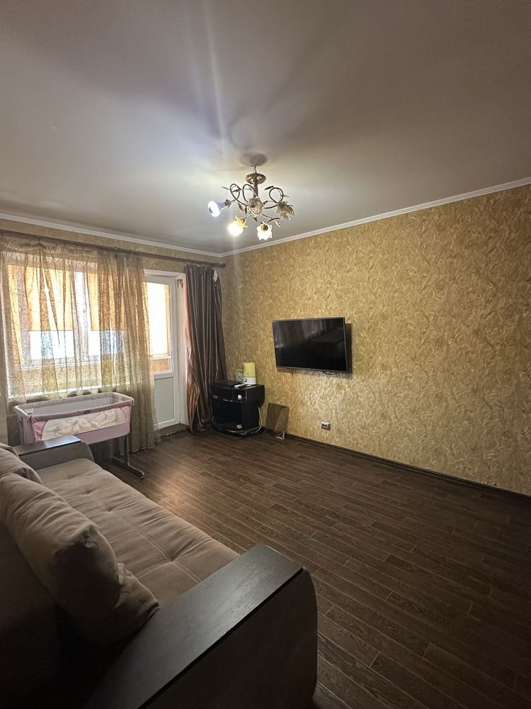 Продам 2 комнатную квартиру Л/Б Мир