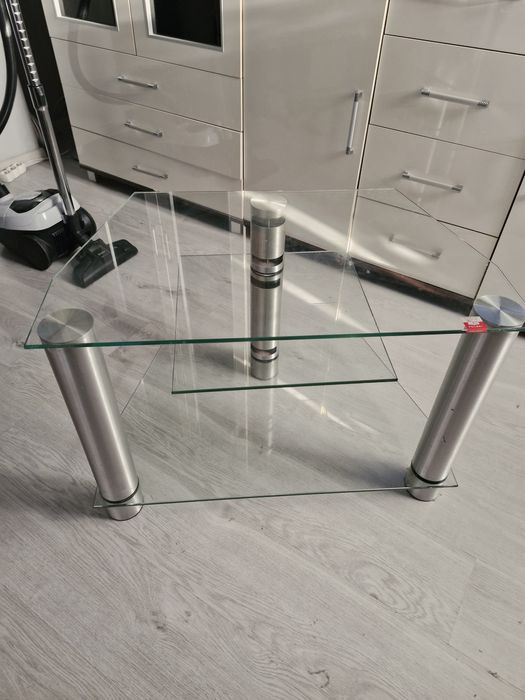 Stolik szklany pod TV