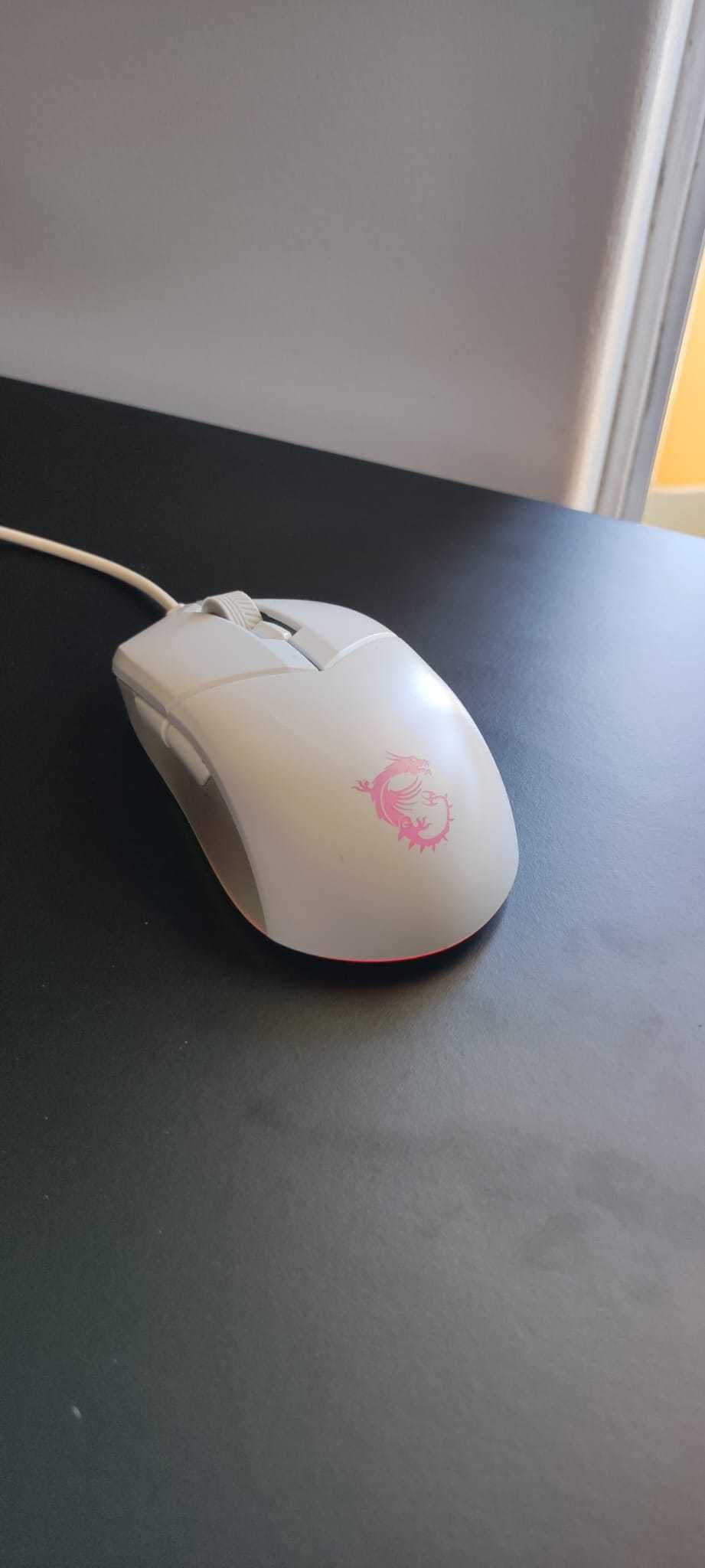 Combo Gaming MSI GK30 + GM11 – Teclado + Rato RGB