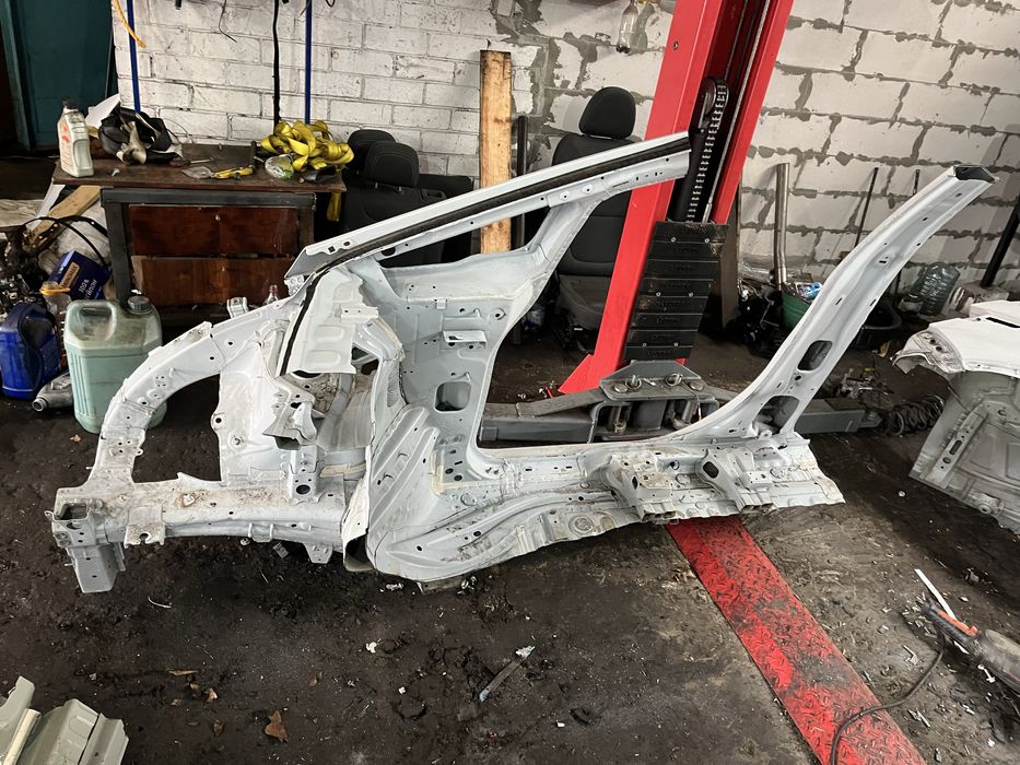 Chevrolet bolt ev 23 рік  чвертка права передня