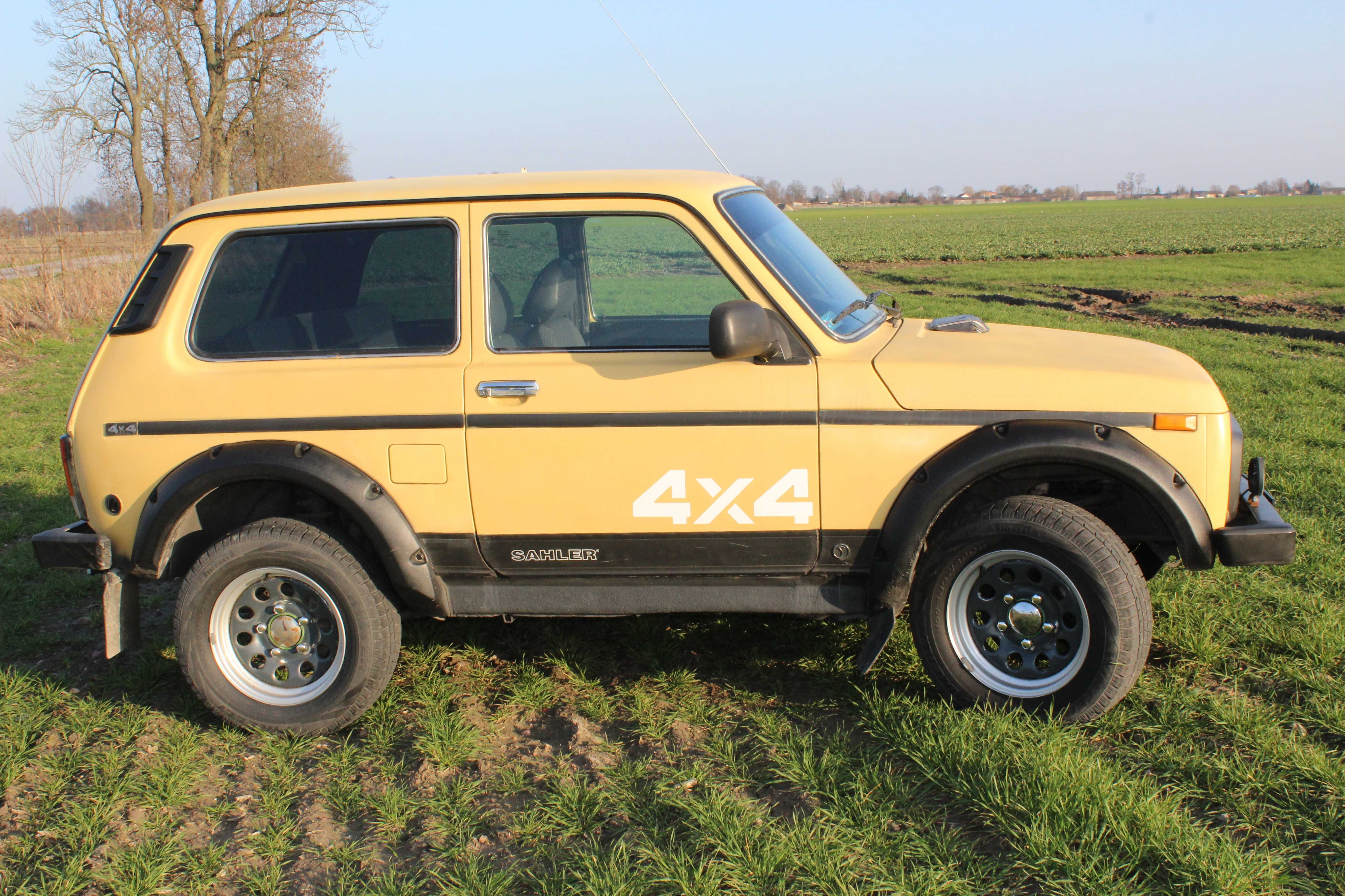 Lada Niva - Rok - 2013 - benzyna + LPG.