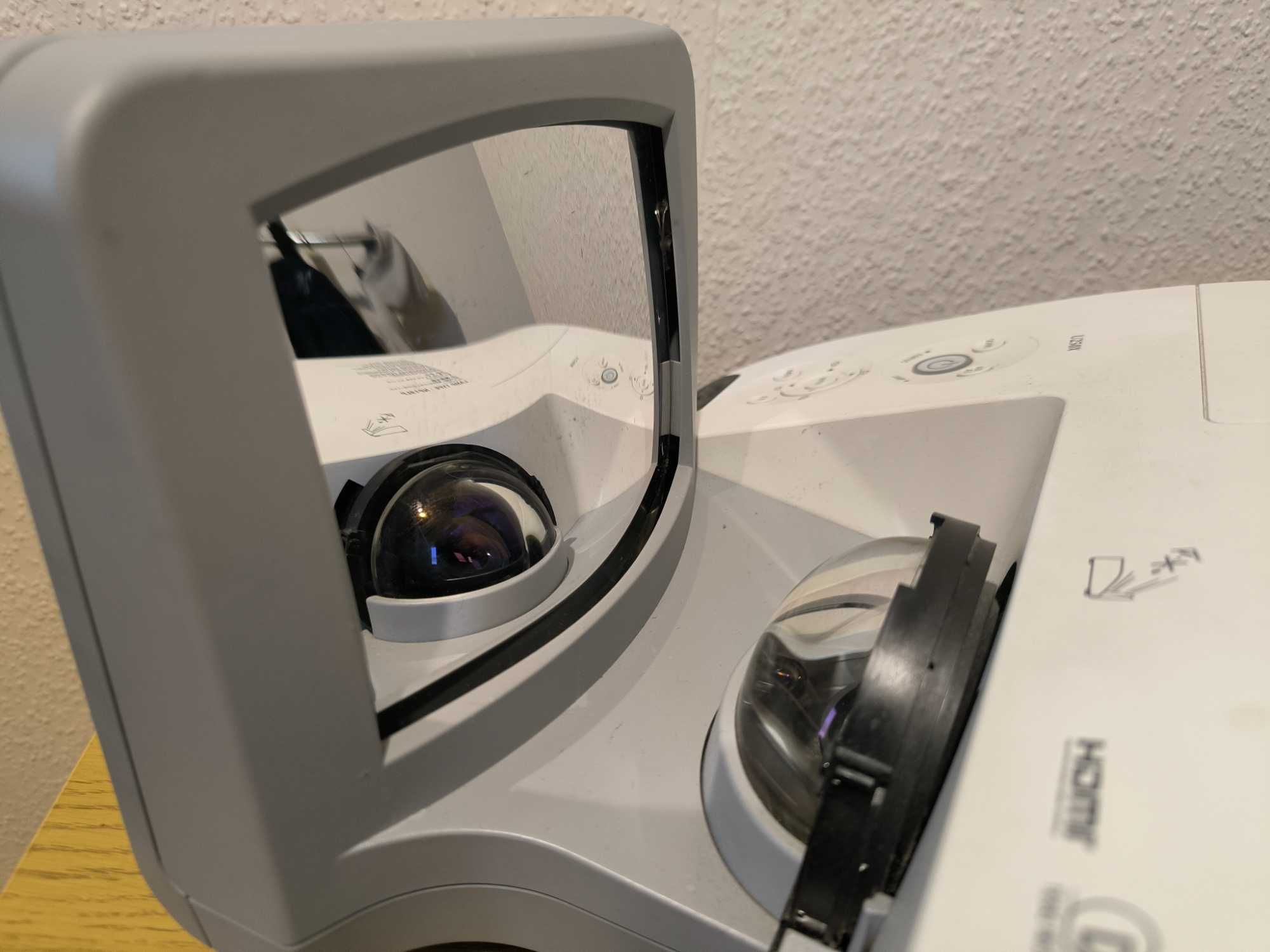 Projektor NEC NP250X DLP + Ekran GRATIS