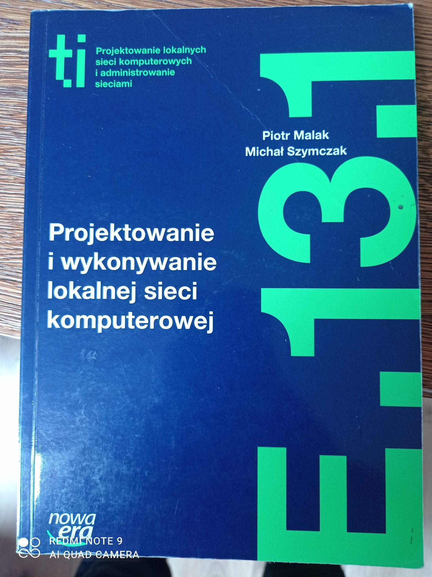 Projektowanie i wykonywanie lokalnej sieci komputerowej,podręcznik