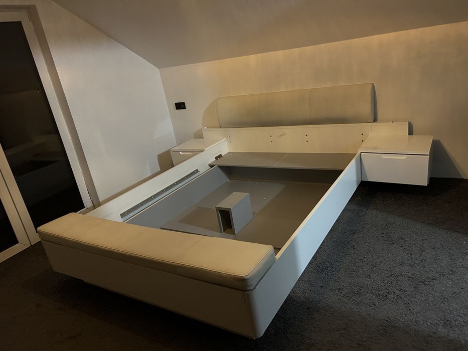 Łóżko dwuosobowe oświetleniem led