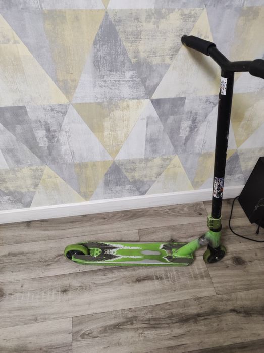 Продаю трюковий самокат