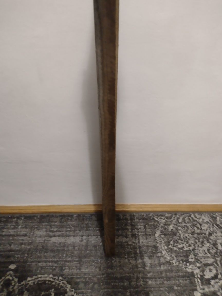 Rustykalna drewniana półka