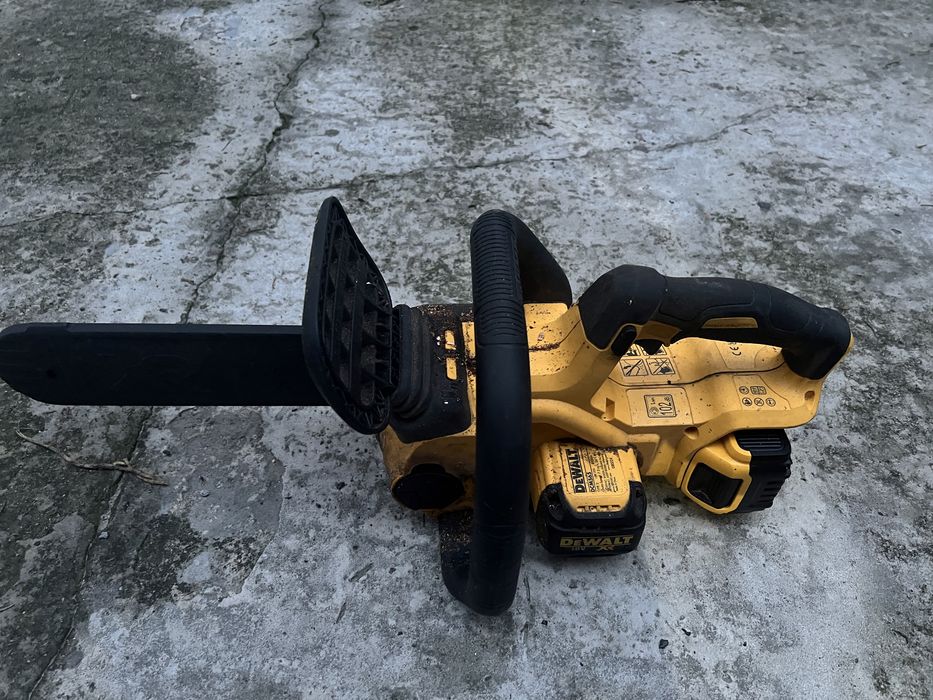 Цепная пила DeWALT DCM565P1