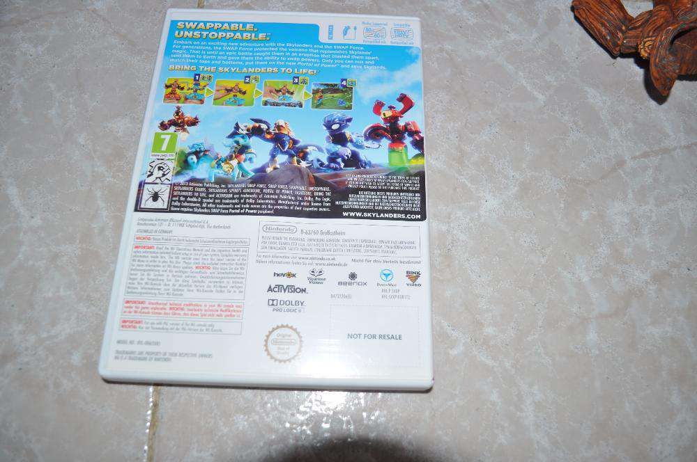 Skylanders Swap force WII: Portal + figuras