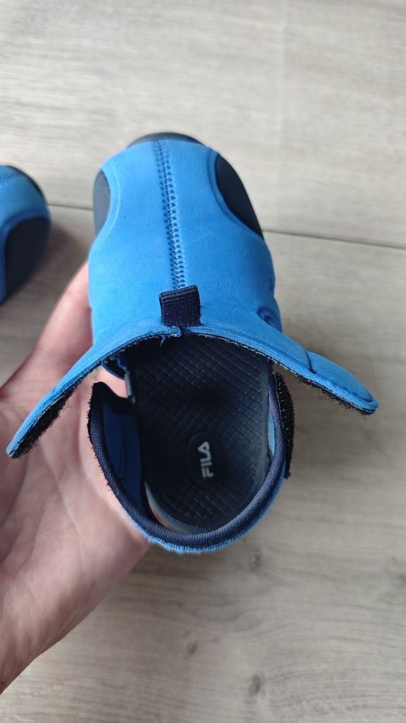 Buty z pianki rozm. 21; nowe rzepy