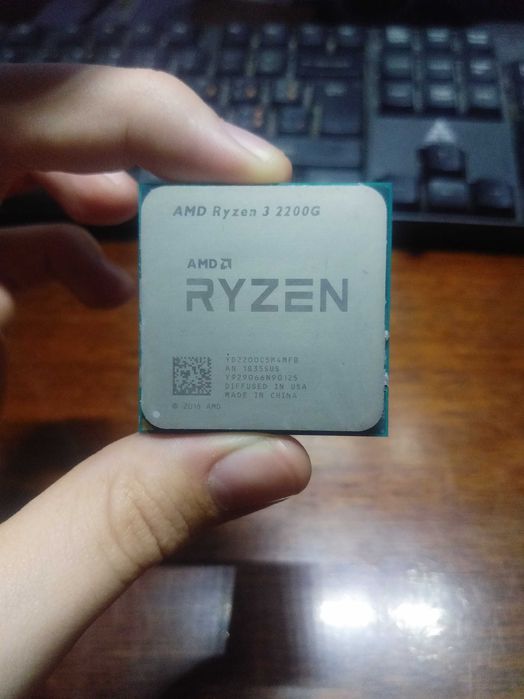 Продам ryzen 3 2200g