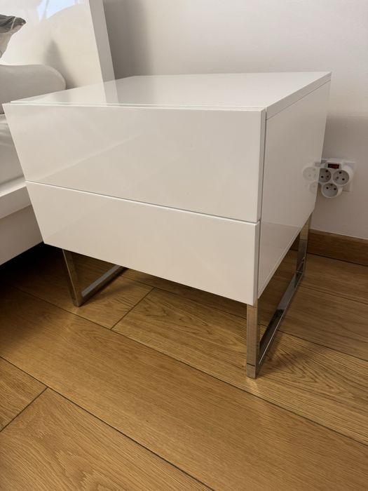 Szafki nocne białe lakierowanie chromowane nogi 2 sztuki