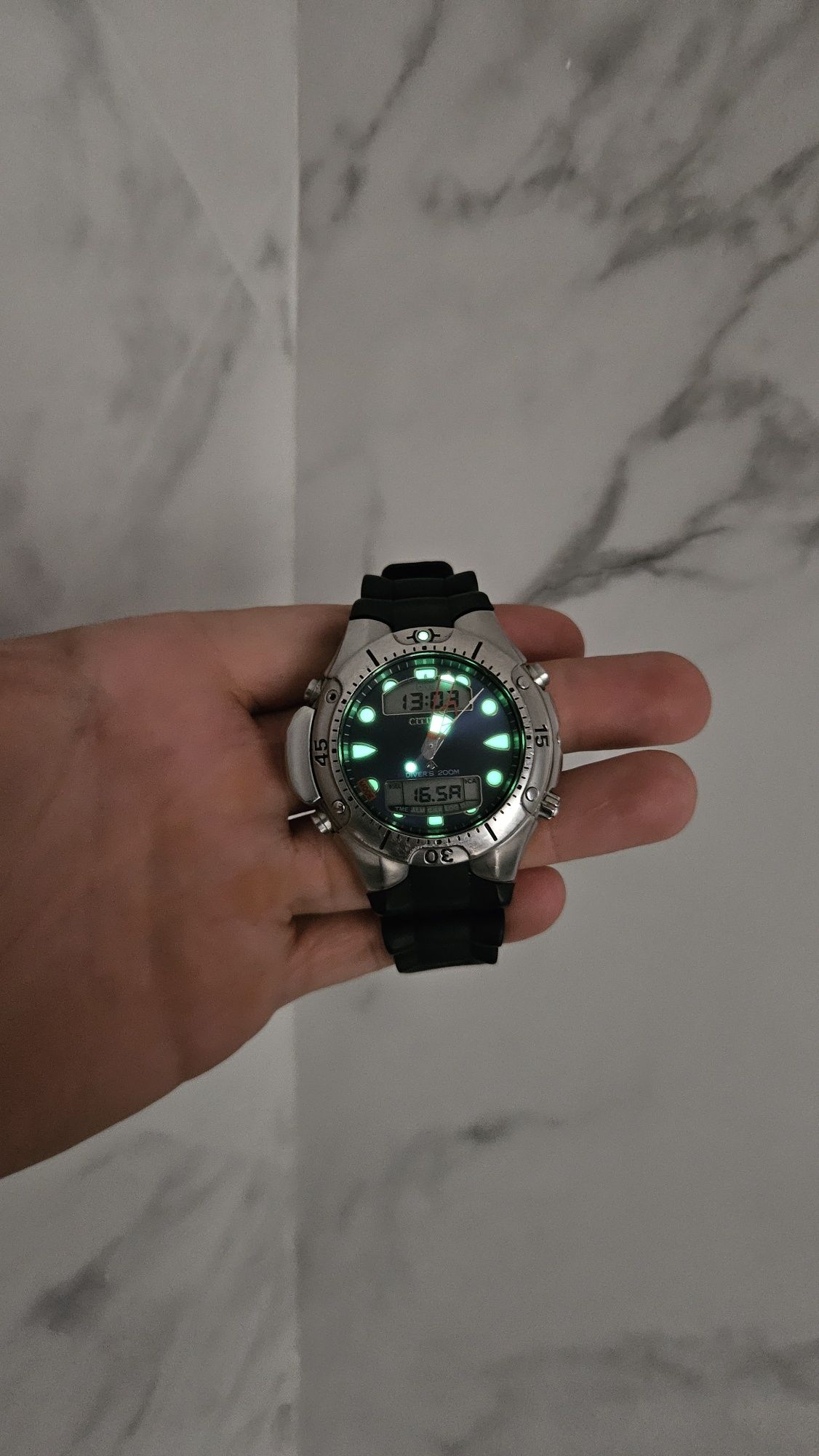 Citizen JP1060 Aqualand Promaster – Clássico de Mergulho 
8
Disponível