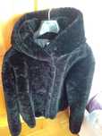 Casaco em pelo preto Zara