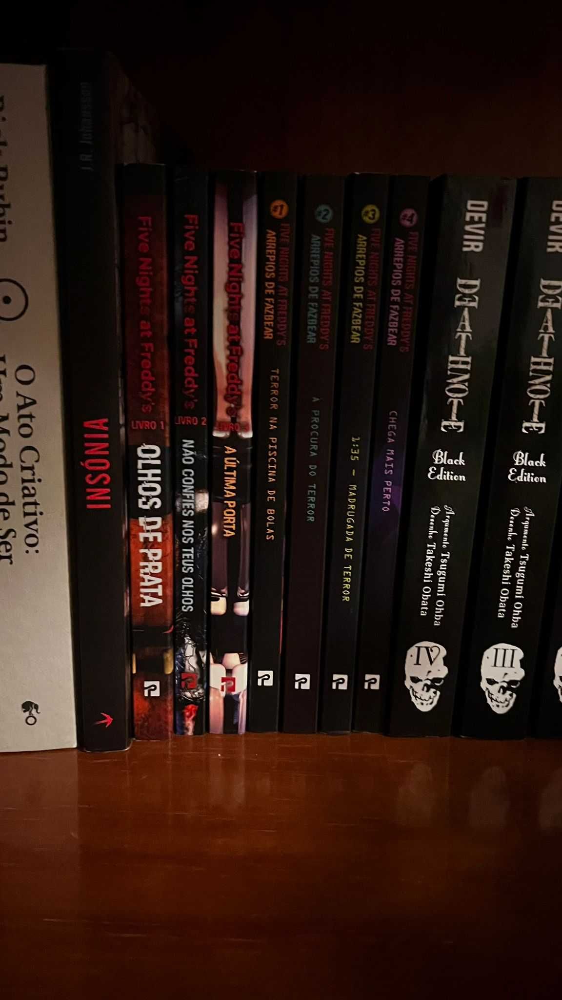 Livros Five night at fredy (FNAF)