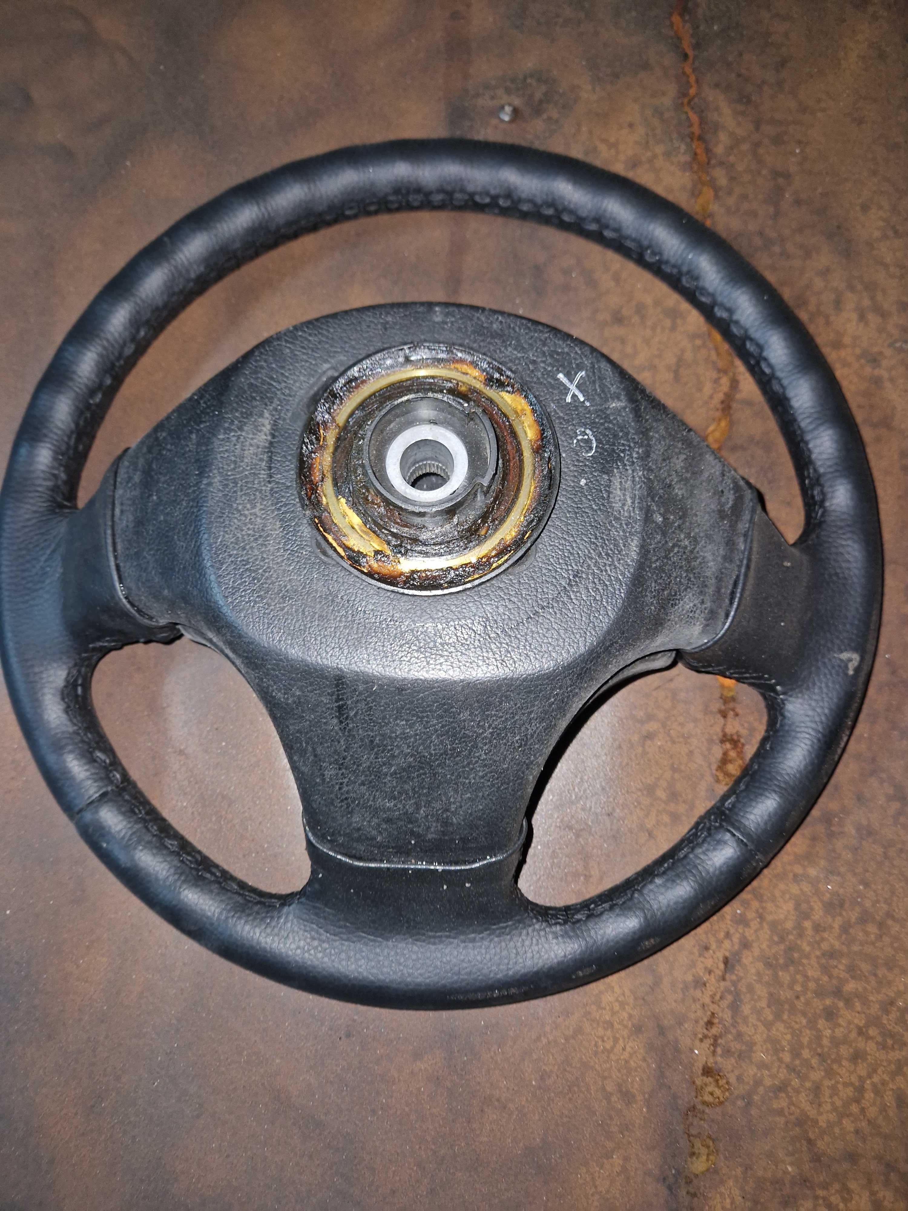 Volante Terrano 2