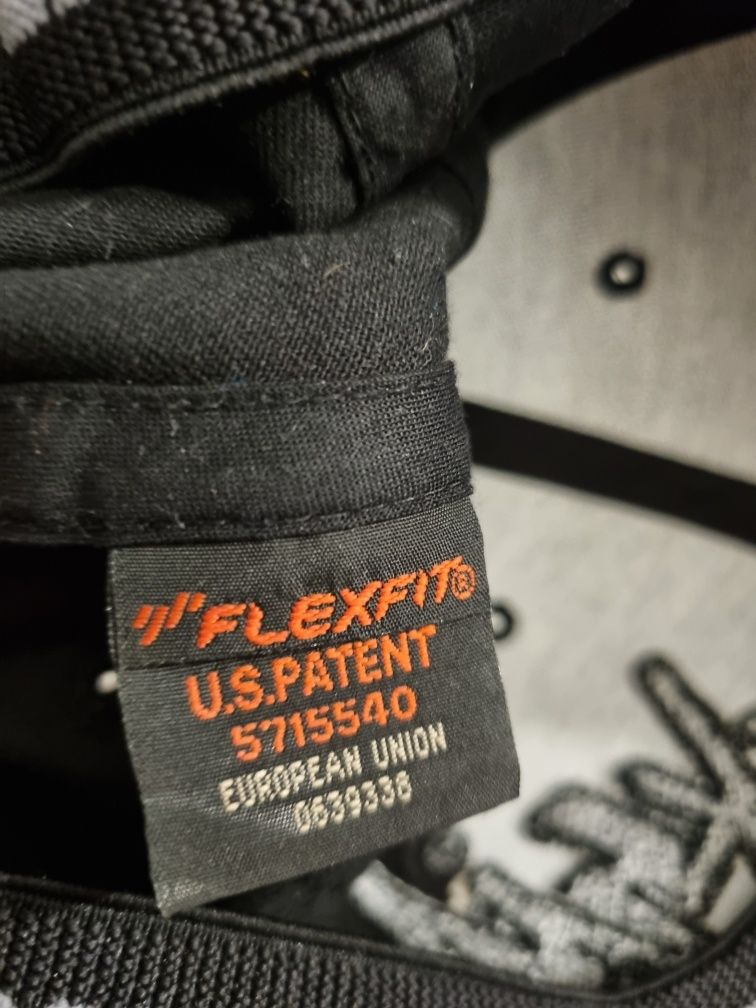 Бейсболка Quiksilver.кепка.блайзер Flexfit нова