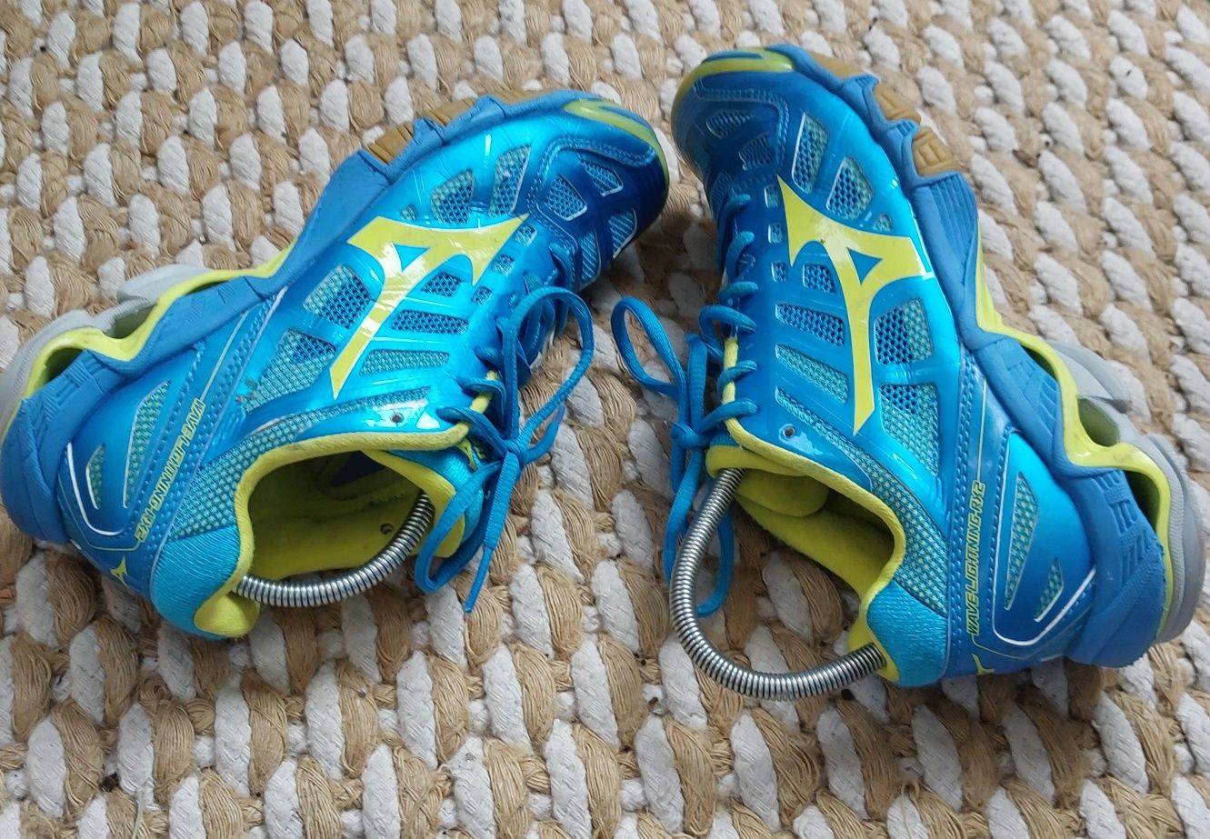 Mizuno w rozmiarze 36,5