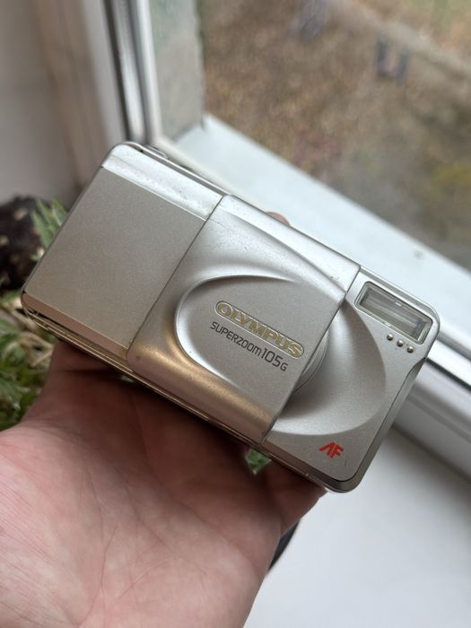 Пленочный фотоаппарат Olympus Superzoom105G