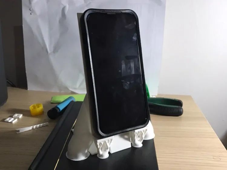 Suporte Inclinado para Tablets e Telemóveis