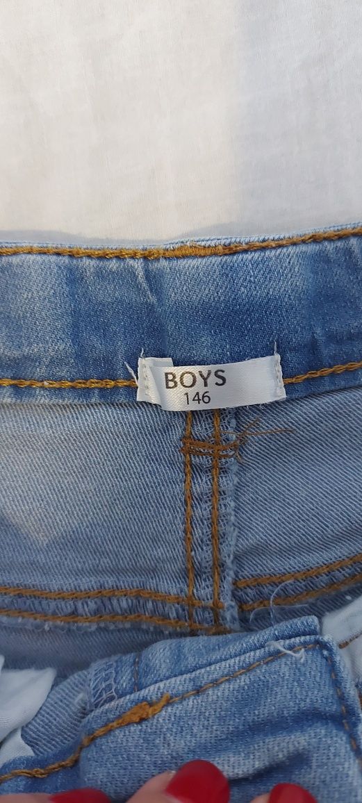 Продам джинсові шорти на хлопця 9-11 років