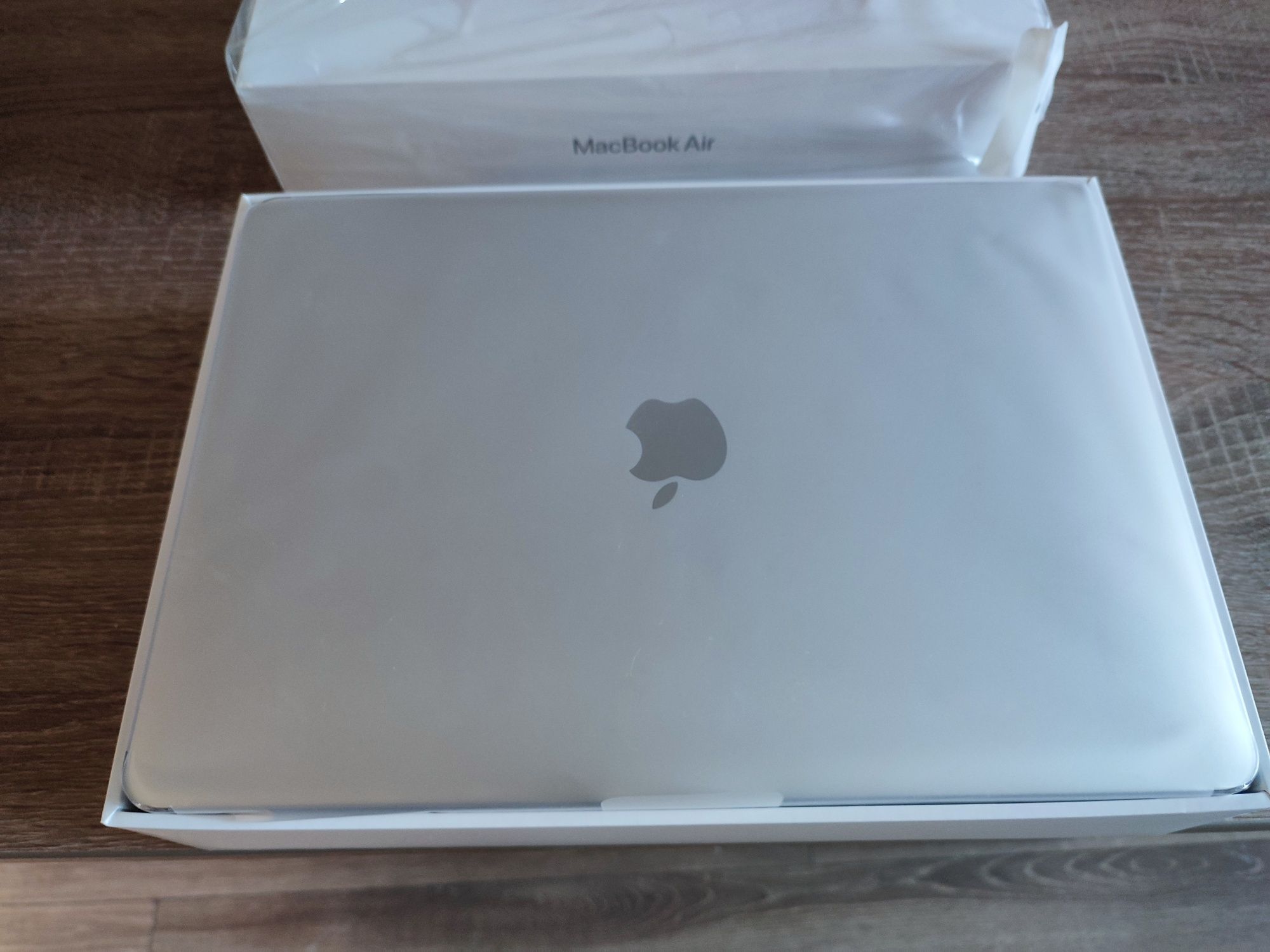 Макбук Apple MacBook Air 2020г 256гб серебро