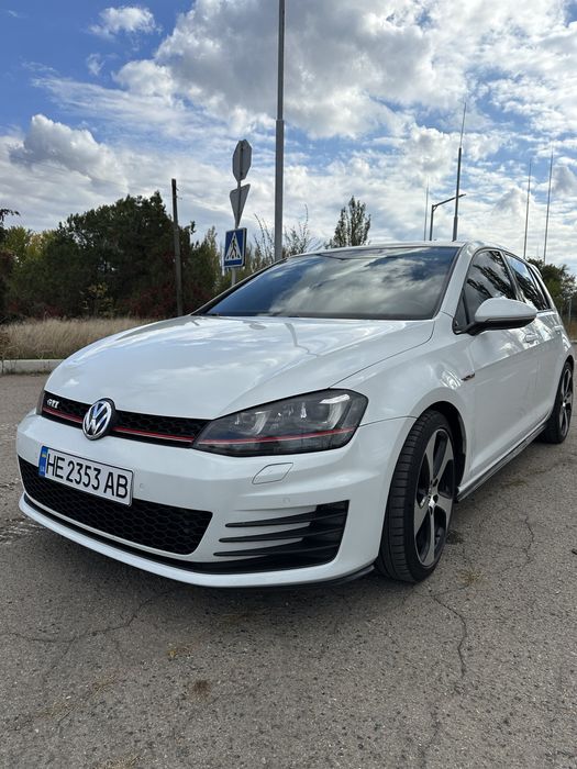 Volkswagen Golf GTI 7