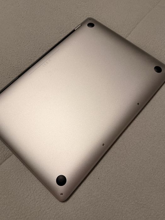 Macbook pro M1 13” 8gb RAM 256