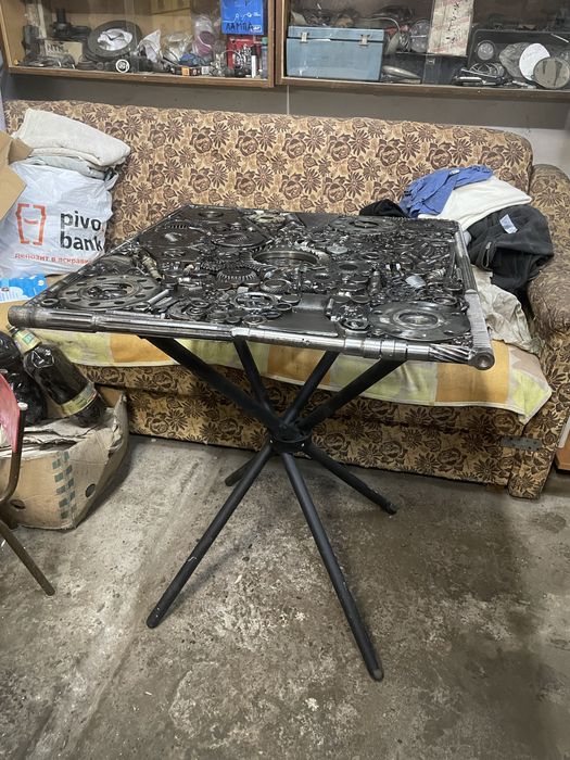 Стол в стиле стимпанк из автомобильных деталей лофт