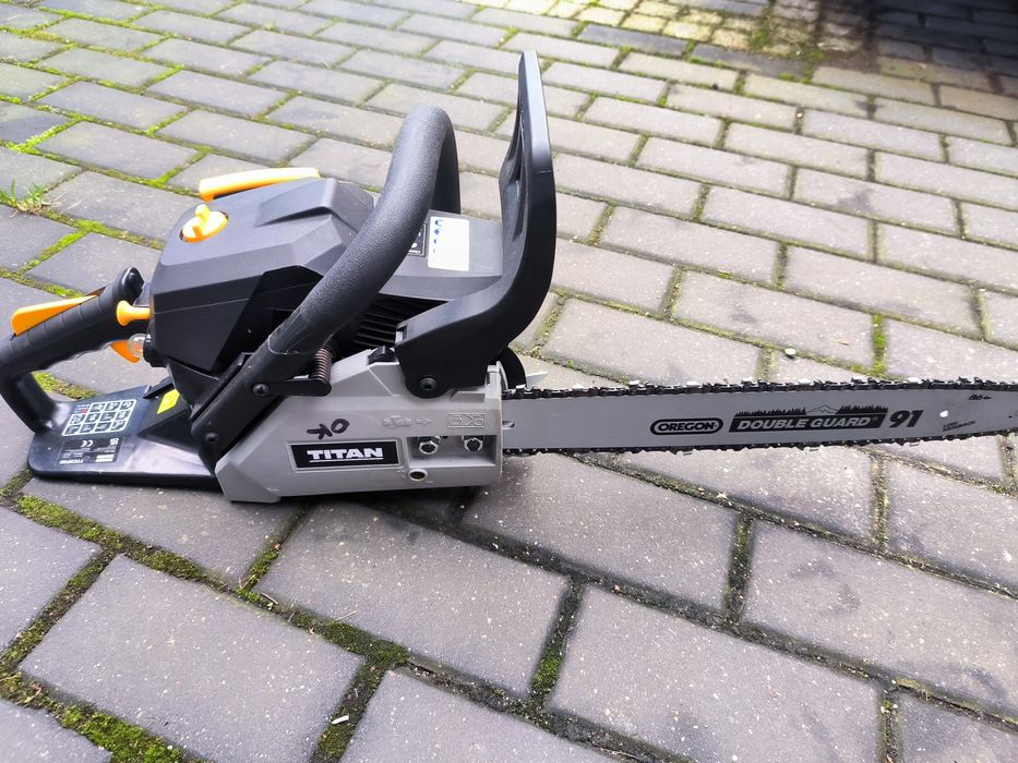 Piła spalinowa Łańcuchowa TITAN TTCSP40 40 CM 40,1 CM3 Polecam
