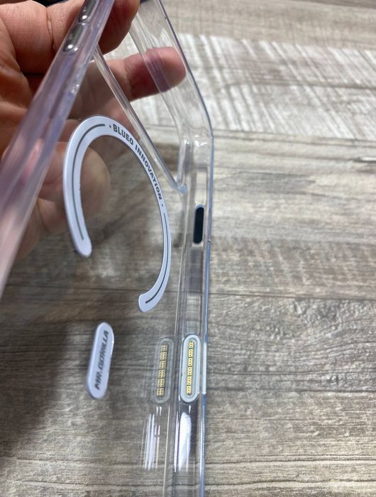 Чохол на iPhone 17 Pro Max з MagSafe!