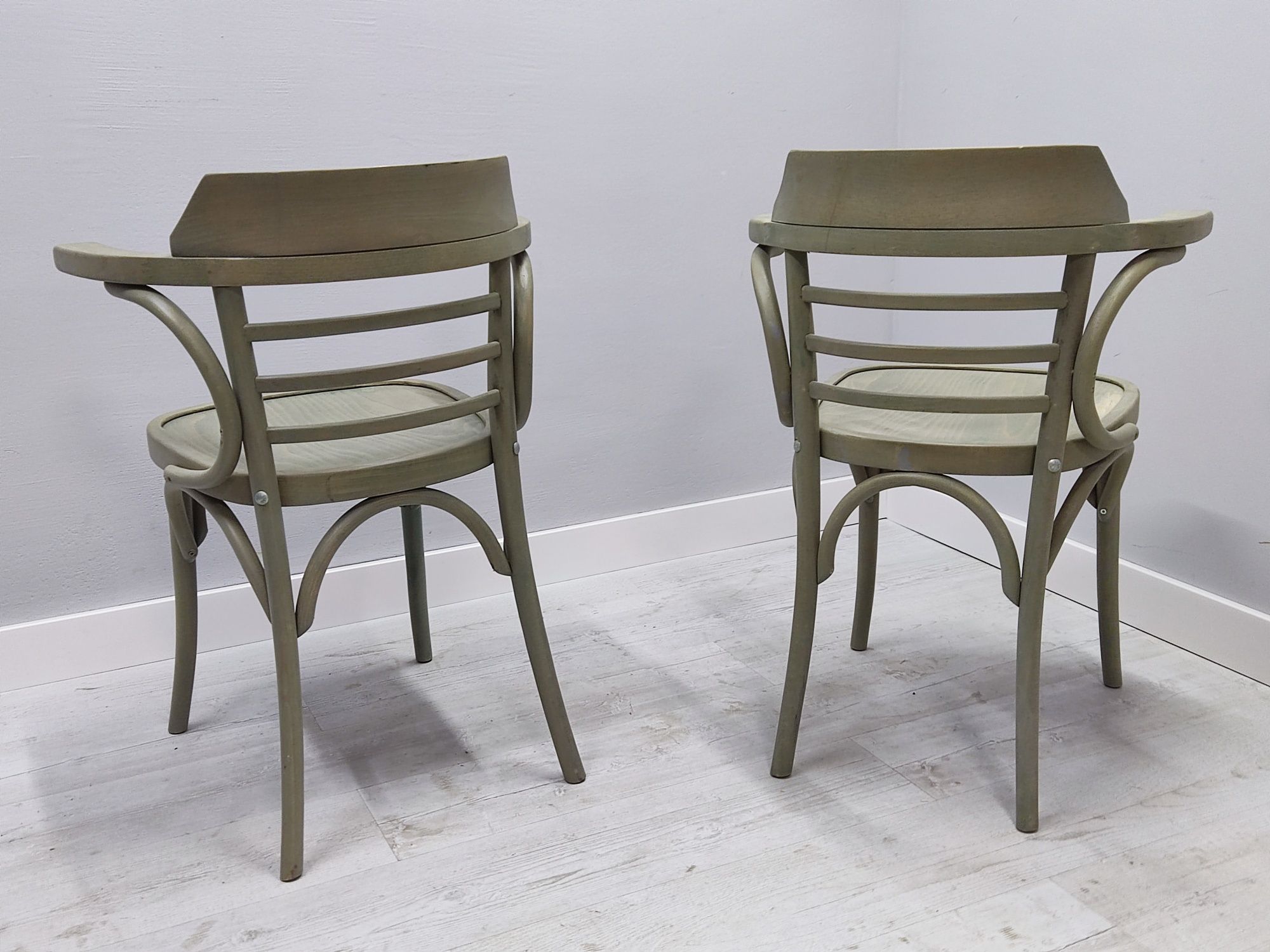Krzesło Thonet Fameg z podłokietnikiem 2 szt