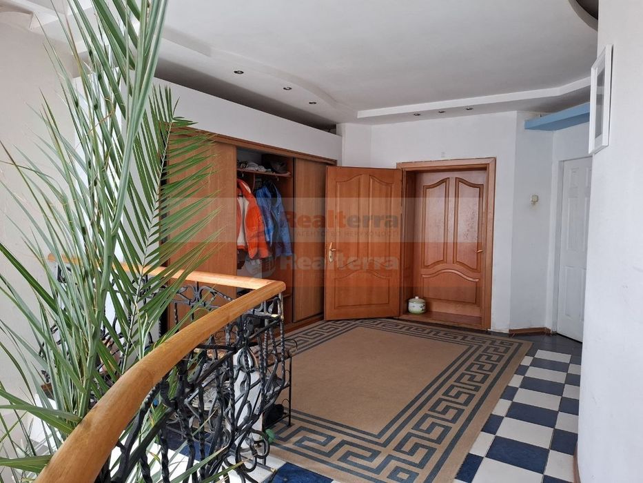 Без %. Продаж будинку 560м2 з гаражем, 70соток, Радомишль