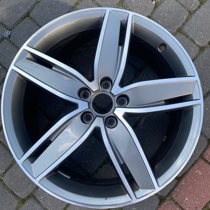 Audi A3 S3 8V0 8J 19" ET49