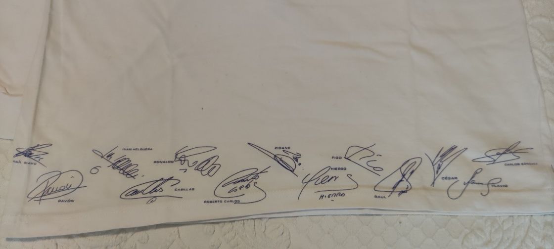 Camisola Real Madrid (coleção/assinaturas/emblemática)