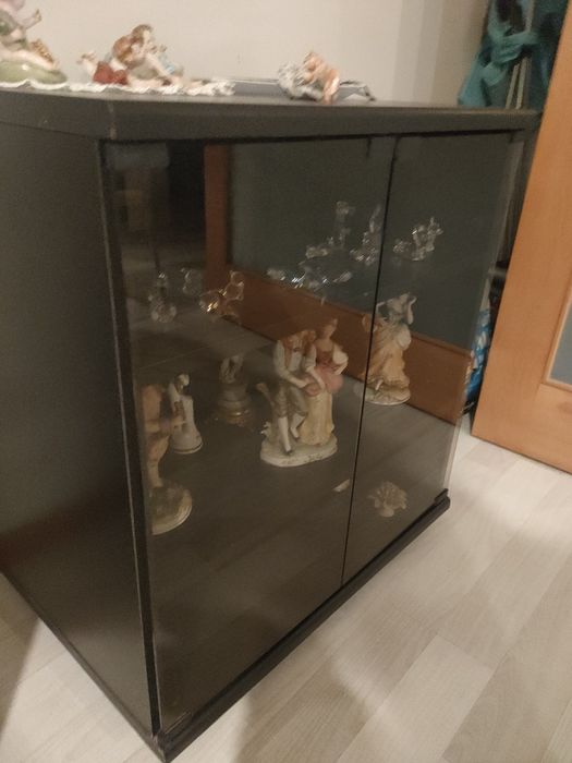 Vitrine com portas vidro