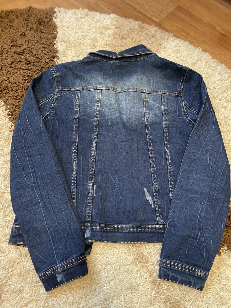 Продам жіночий джинсовий піджак