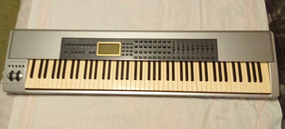 Міді-клавіатура M-Audio Keystation Pro 88