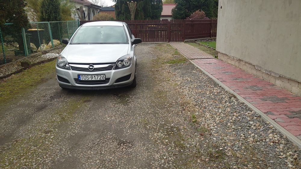 Opel Astra 1.4 B 2009 rok