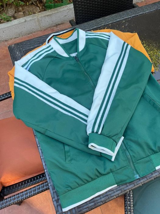 Blusão tipo fato treino verde com lista