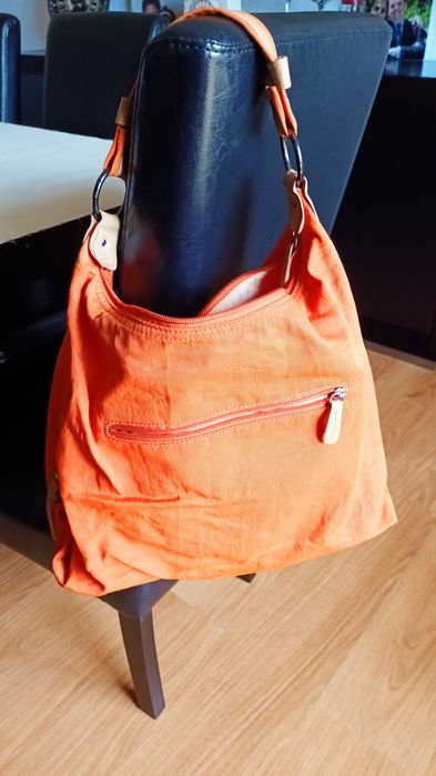 Mala cor de laranja