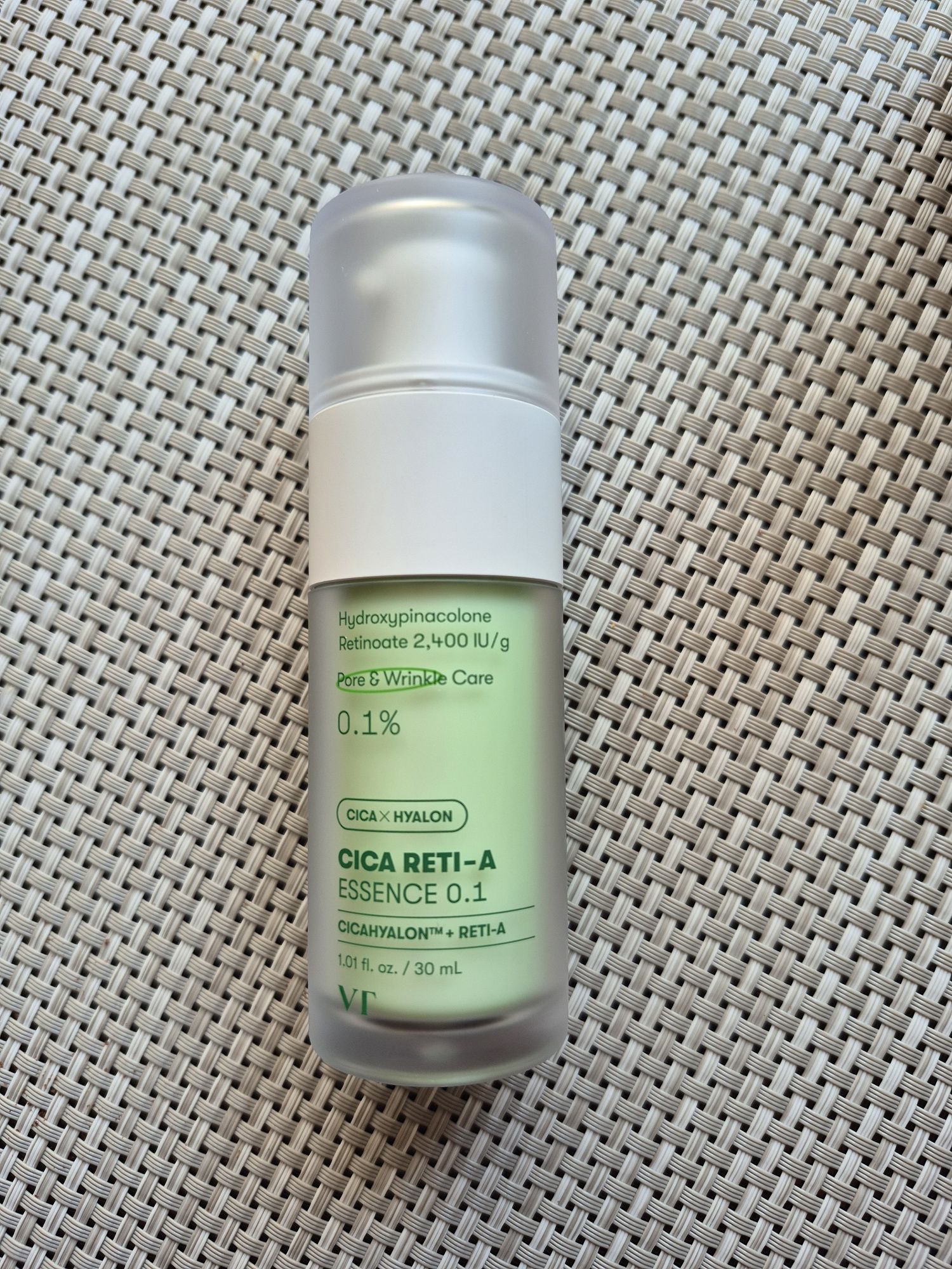 VT Cosmetics Cica Reti-A Essence 0.1%