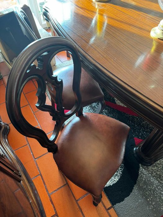 Mesa de Sala da Jantar e 8 Cadeiras